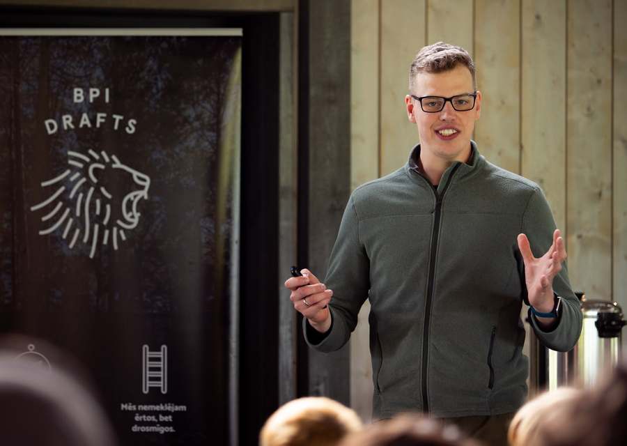 Mentors vada nodarbību